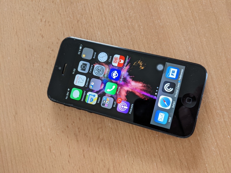 iphone_5_tisch.jpg