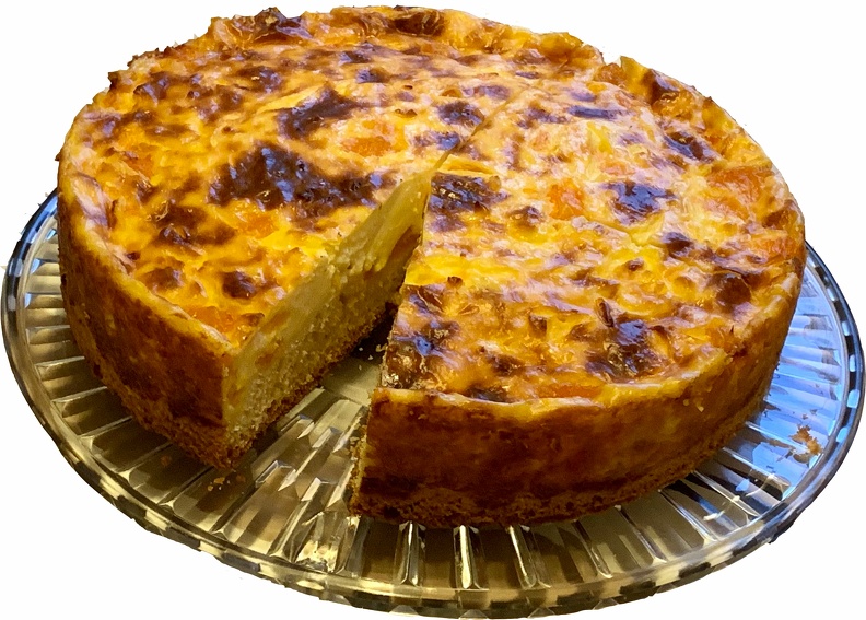 leckerer Schmandkuchen mit Mandarinen auf einer Tortenplatte aus reinem Kristall schmandkuchen.jpg
