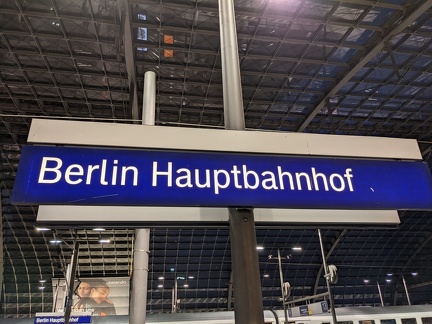 Schild Berlin Hauptbahnhof