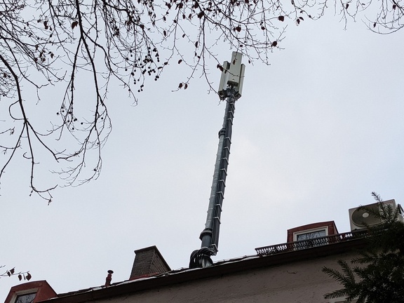 Funkantennen Mobilfunk auf dem Dach
