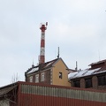 Mobilfunkantennen auf einer alten Fabrik