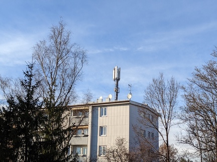 Funkturm auf Hochhaus