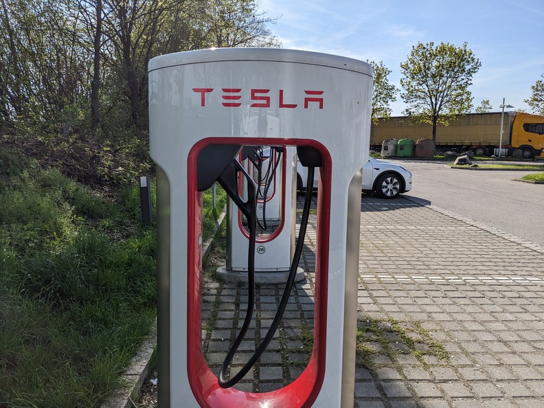 Tesla Ladestation