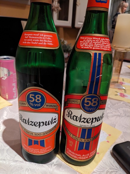 Ratzeputz Flasche Alt Neu Vorderseite.jpg