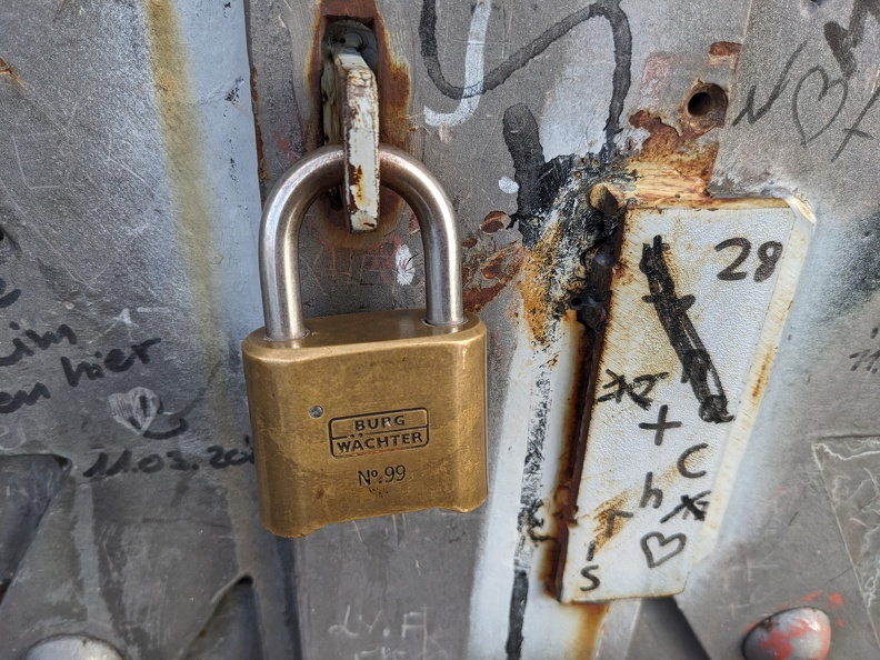 Ein Schloss, das für Sicherheit steht! Schloss Sicherheit Security.jpg
